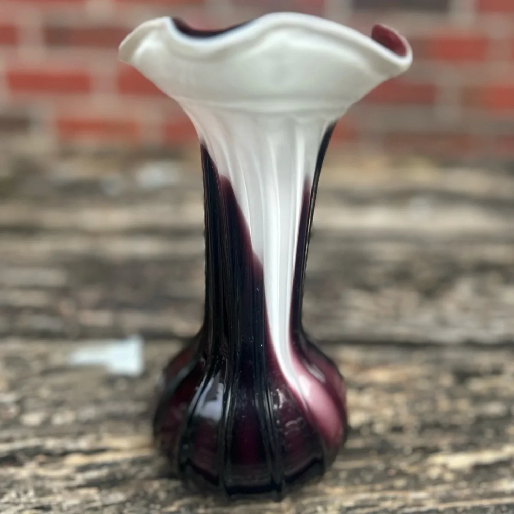 1920’s Art Nouveau Murano Purple & White Elegant Ruffled Rim Ribbed Glass Vase